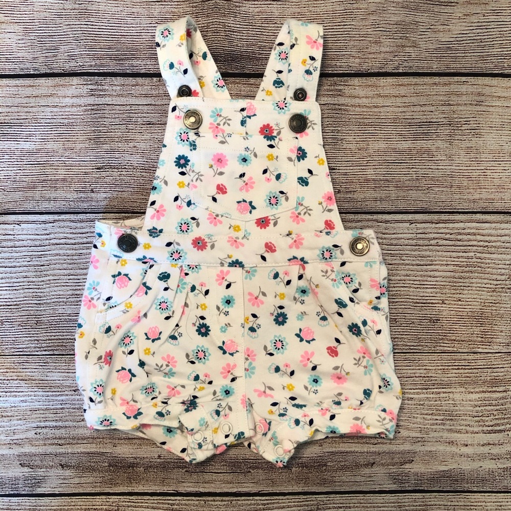 (20% OFF 4+) A32 Carter’s infant overall shorts 3M